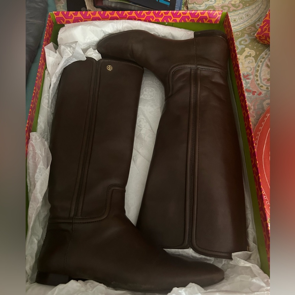 Tory Burch Brown (Coconut) Leather Riding Boots. Size 9. In box ! - Picture 7 of 9